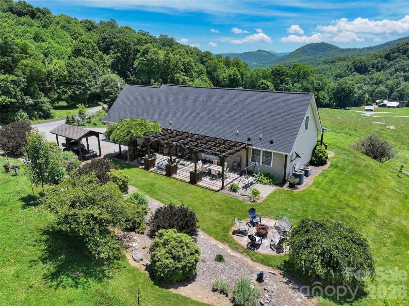 371 Ned Cove Road, Waynesville, NC 28785.  MLS# CAR4356117, YatesRealty ID 6608. 