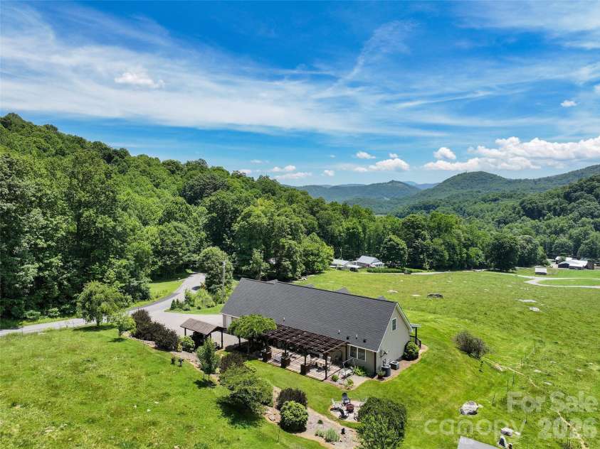 371 Ned Cove Road, Waynesville, NC 28785.  MLS# CAR4356117, YatesRealty ID 6608. 