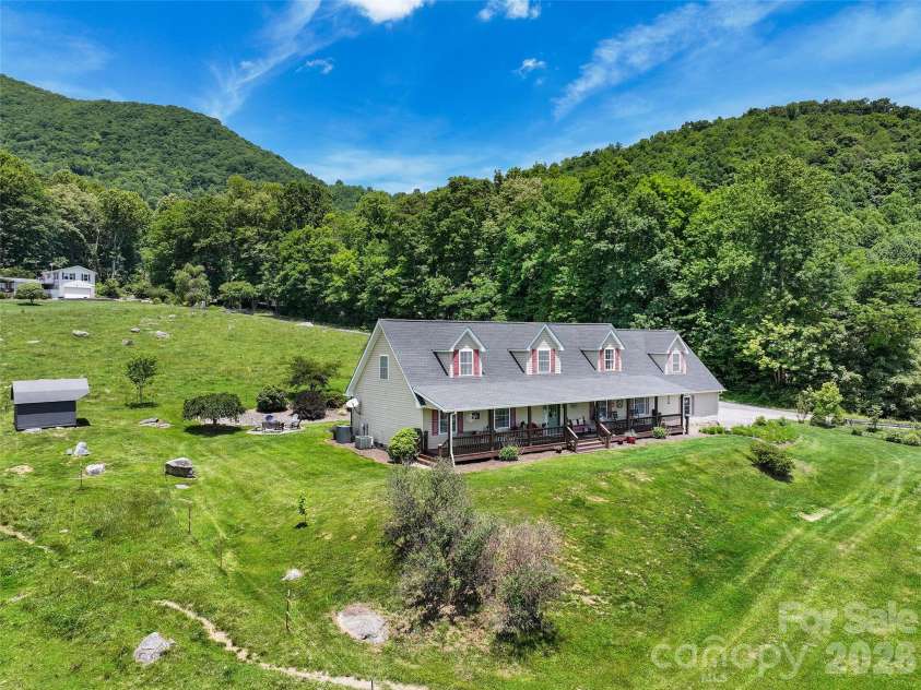 371 Ned Cove Road, Waynesville, NC 28785.  MLS# CAR4356117, YatesRealty ID 6608. 