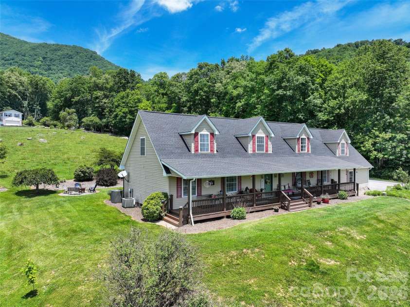 371 Ned Cove Road, Waynesville, NC 28785.  MLS# CAR4356117, YatesRealty ID 6608. 