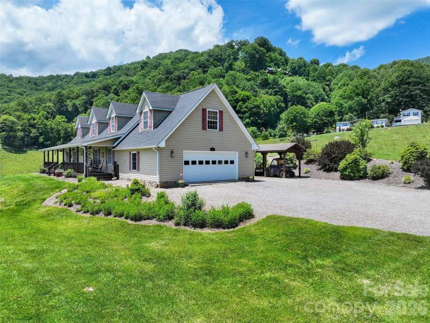 371 Ned Cove Road, Waynesville, NC 28785.  MLS# CAR4356117, YatesRealty ID 6608. 