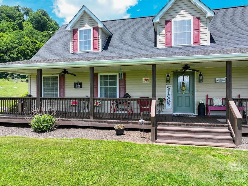 371 Ned Cove Road, Waynesville, NC 28785.  MLS# CAR4356117, YatesRealty ID 6608. 