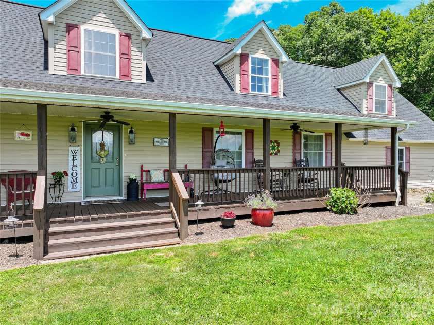 371 Ned Cove Road, Waynesville, NC 28785.  MLS# CAR4356117, YatesRealty ID 6608. 