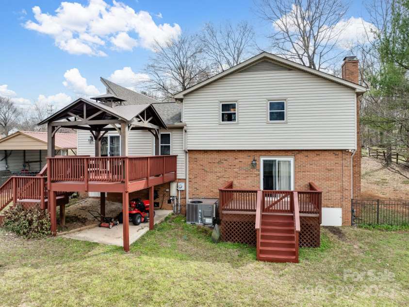 5412 Carving Tree Drive, Harrisburg, NC 28075.  MLS# CAR4234384, YatesRealty ID 6608. 