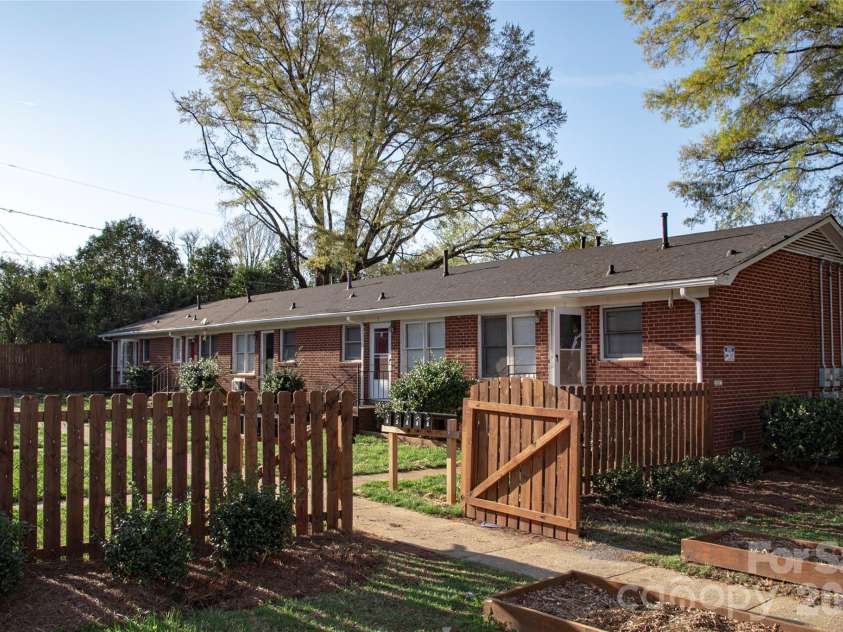 3532 Sharon Amity Road, Charlotte, NC 28205.  MLS# CAR4360948, YatesRealty ID 6609. 