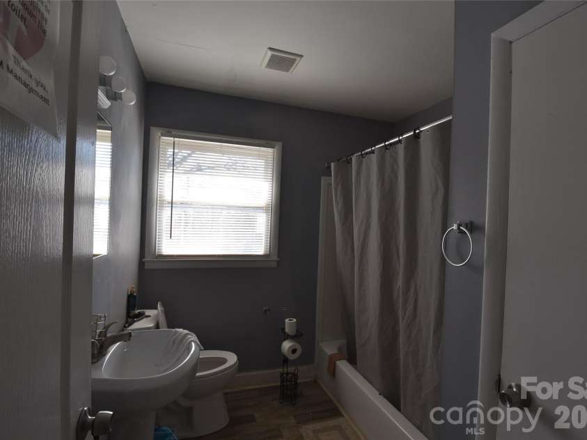 3532 Sharon Amity Road, Charlotte, NC 28205.  MLS# CAR4360948, YatesRealty ID 6609. 
