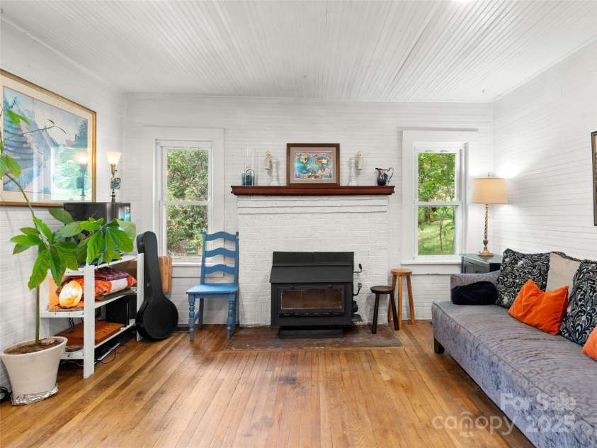 27 Barkn Cove, Canton, NC 28716.  MLS# CAR4304435, YatesRealty ID 661. 