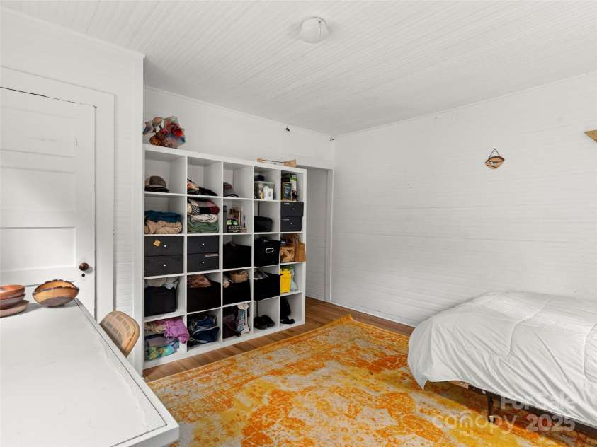 27 Barkn Cove, Canton, NC 28716.  MLS# CAR4304435, YatesRealty ID 661. 