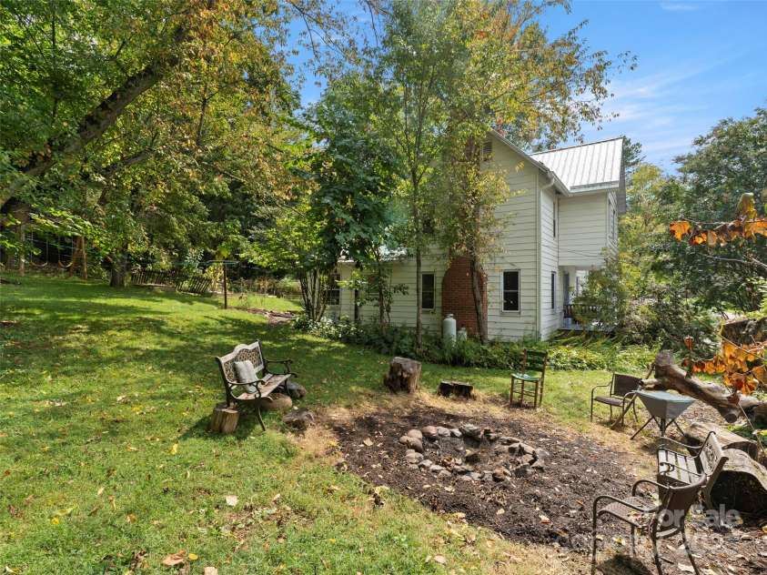 27 Barkn Cove, Canton, NC 28716.  MLS# CAR4304435, YatesRealty ID 661. 