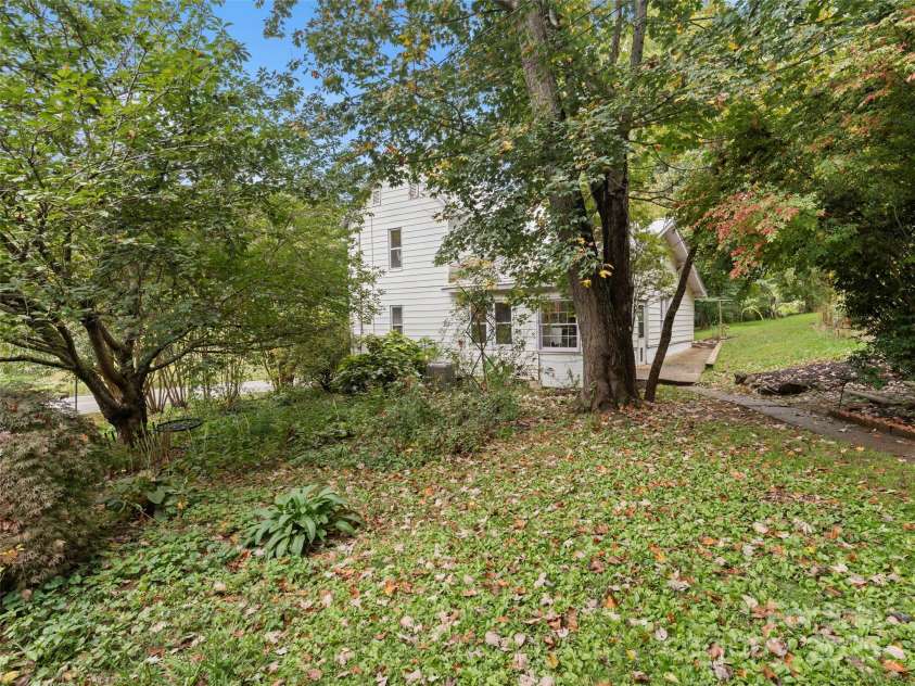 27 Barkn Cove, Canton, NC 28716.  MLS# CAR4304435, YatesRealty ID 661. 