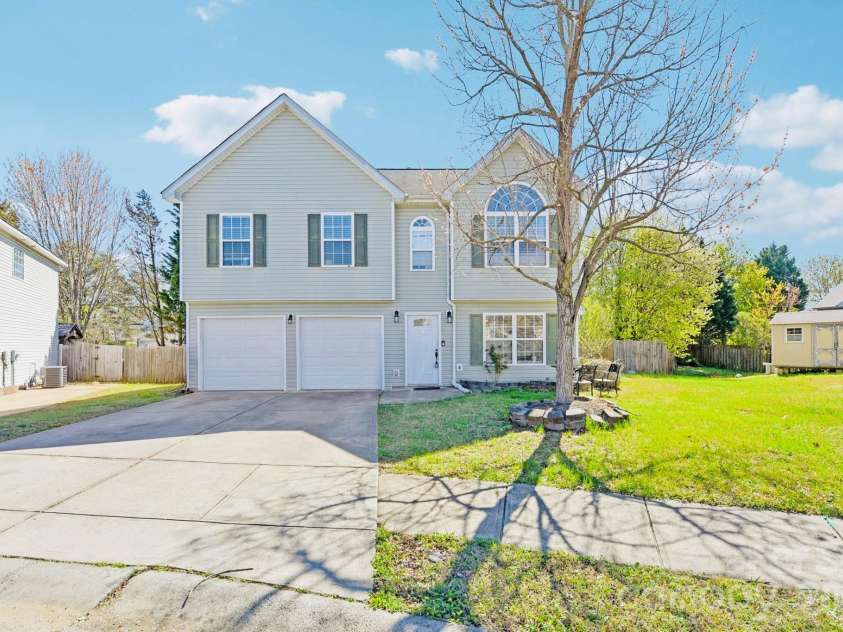 120 Copes Court, Rock Hill, SC 29732.  MLS# CAR4359707, YatesRealty ID 6610. 