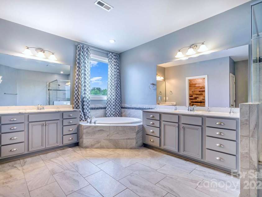 4071 Thames Circle, Fort Mill, SC 29715.  MLS# CAR4287948, YatesRealty ID 6611. 