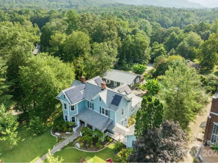 88 Main Street, Weaverville, NC 28787.  MLS# CAR4246836, YatesRealty ID 6611. 