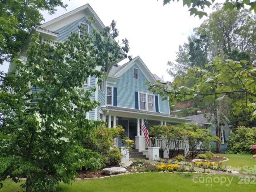 88 Main Street, Weaverville, NC 28787.  MLS# CAR4246836, YatesRealty ID 6611. 