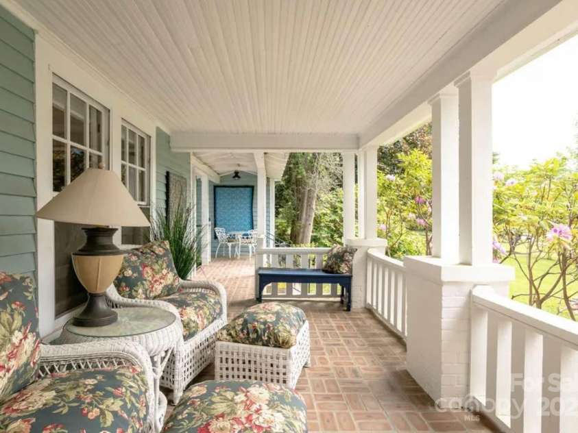 88 Main Street, Weaverville, NC 28787.  MLS# CAR4246836, YatesRealty ID 6611. 