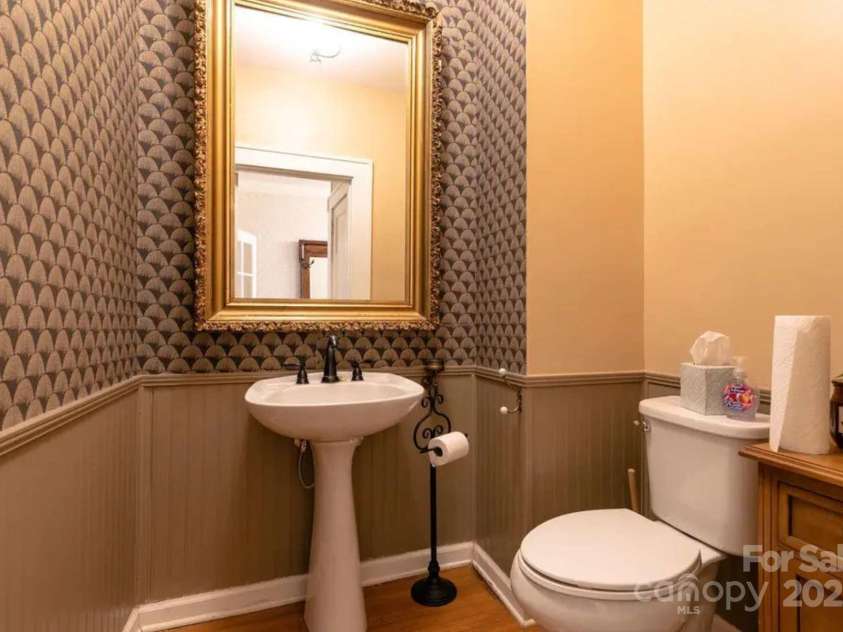 88 Main Street, Weaverville, NC 28787.  MLS# CAR4246836, YatesRealty ID 6611. 