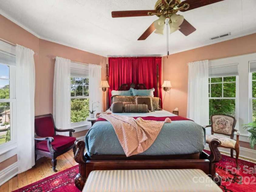 88 Main Street, Weaverville, NC 28787.  MLS# CAR4246836, YatesRealty ID 6611. 