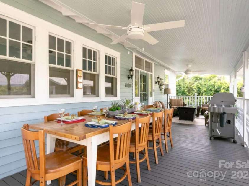 88 Main Street, Weaverville, NC 28787.  MLS# CAR4246836, YatesRealty ID 6611. 