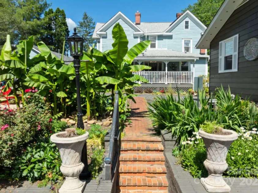 88 Main Street, Weaverville, NC 28787.  MLS# CAR4246836, YatesRealty ID 6611. 