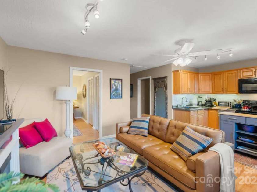 88 Main Street, Weaverville, NC 28787.  MLS# CAR4246836, YatesRealty ID 6611. 