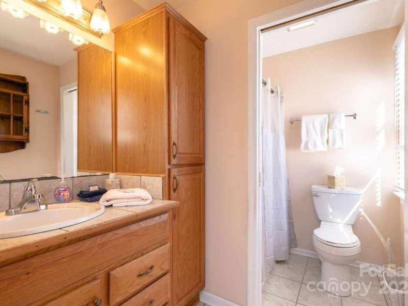 88 Main Street, Weaverville, NC 28787.  MLS# CAR4246836, YatesRealty ID 6611. 