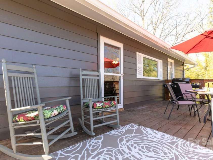 88 Main Street, Weaverville, NC 28787.  MLS# CAR4246836, YatesRealty ID 6611. 