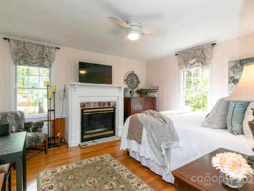 88 Main Street, Weaverville, NC 28787.  MLS# CAR4246836, YatesRealty ID 6611. 