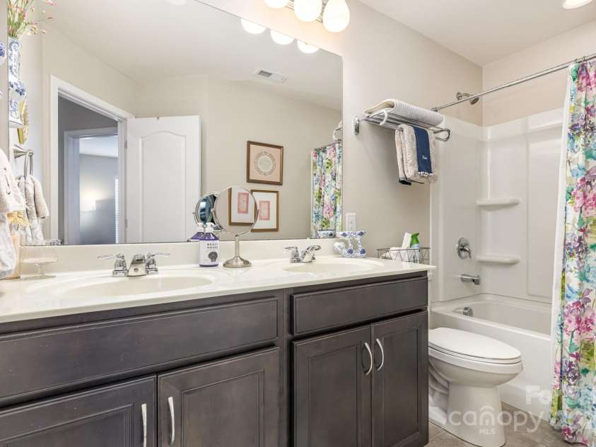 6006 Cadence Lane, Fort Mill, SC 29707.  MLS# CAR4314598, YatesRealty ID 6613. 