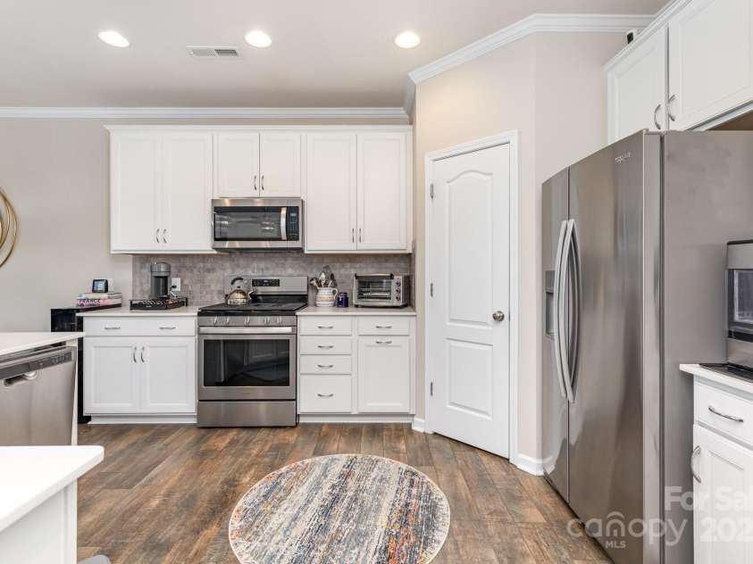 6006 Cadence Lane, Fort Mill, SC 29707.  MLS# CAR4314598, YatesRealty ID 6613. 