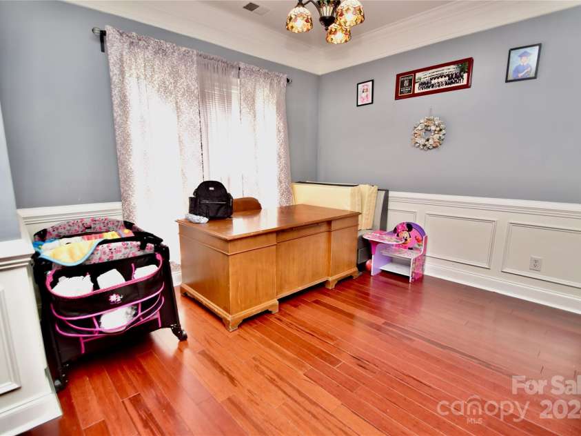 9841 Baxter Caldwell Drive, Charlotte, NC 28213.  MLS# CAR4141659, YatesRealty ID 6614. 