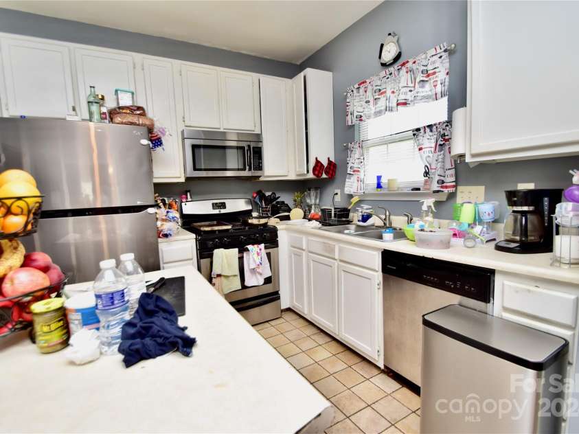 9841 Baxter Caldwell Drive, Charlotte, NC 28213.  MLS# CAR4141659, YatesRealty ID 6614. 