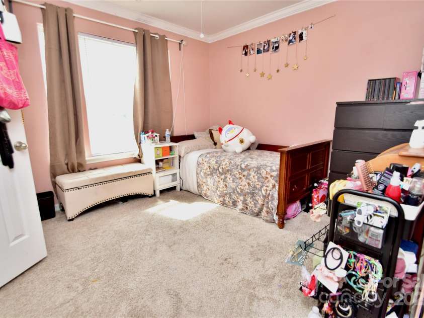 9841 Baxter Caldwell Drive, Charlotte, NC 28213.  MLS# CAR4141659, YatesRealty ID 6614. 