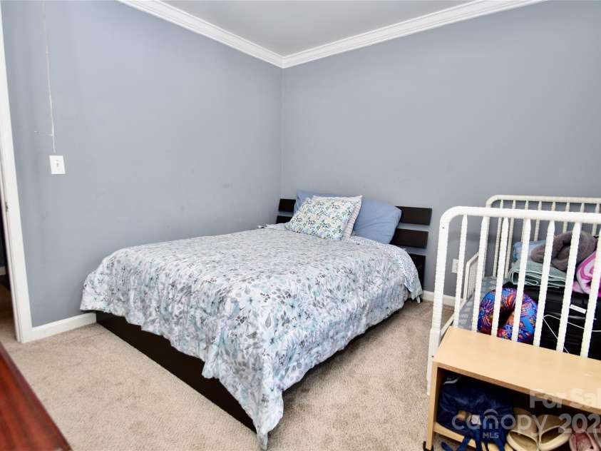 9841 Baxter Caldwell Drive, Charlotte, NC 28213.  MLS# CAR4141659, YatesRealty ID 6614. 