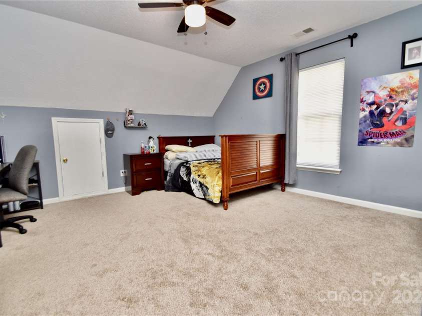 9841 Baxter Caldwell Drive, Charlotte, NC 28213.  MLS# CAR4141659, YatesRealty ID 6614. 