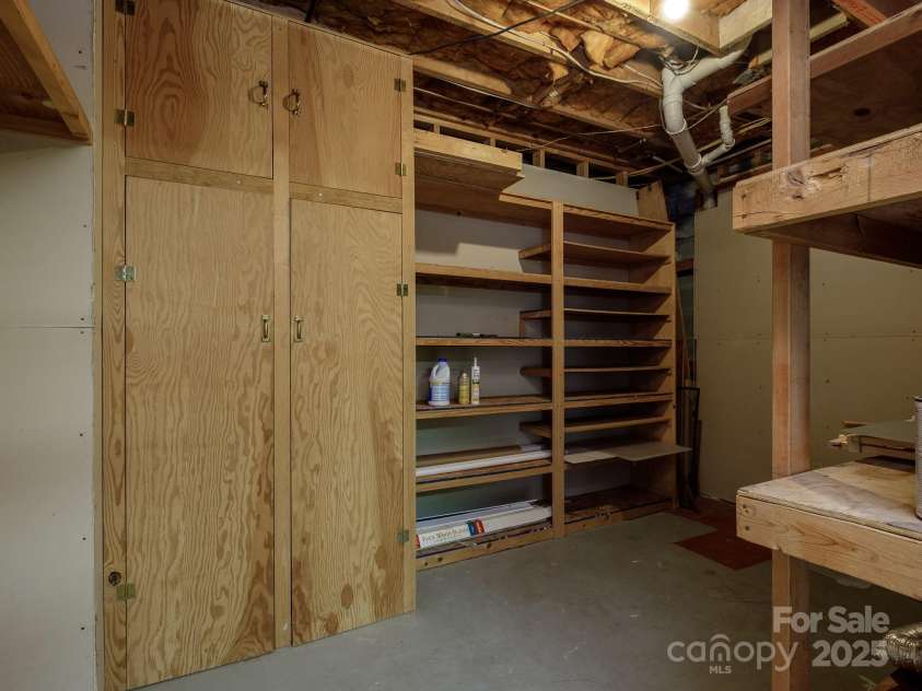 1528 Ugugu Drive, Brevard, NC 28712.  MLS# CAR4221369, YatesRealty ID 6615. 