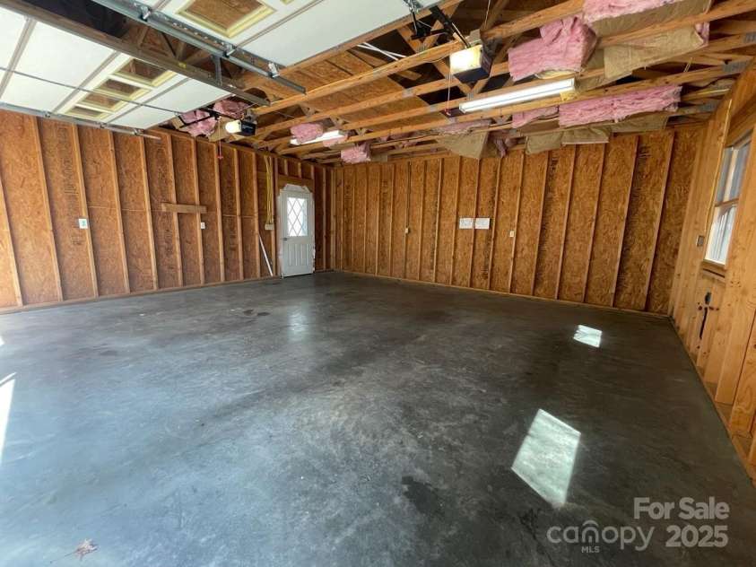 1528 Ugugu Drive, Brevard, NC 28712.  MLS# CAR4221369, YatesRealty ID 6615. 