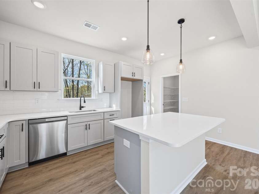 213 Sloan Street, Belmont, NC 28012.  MLS# CAR4354904, YatesRealty ID 6615. 
