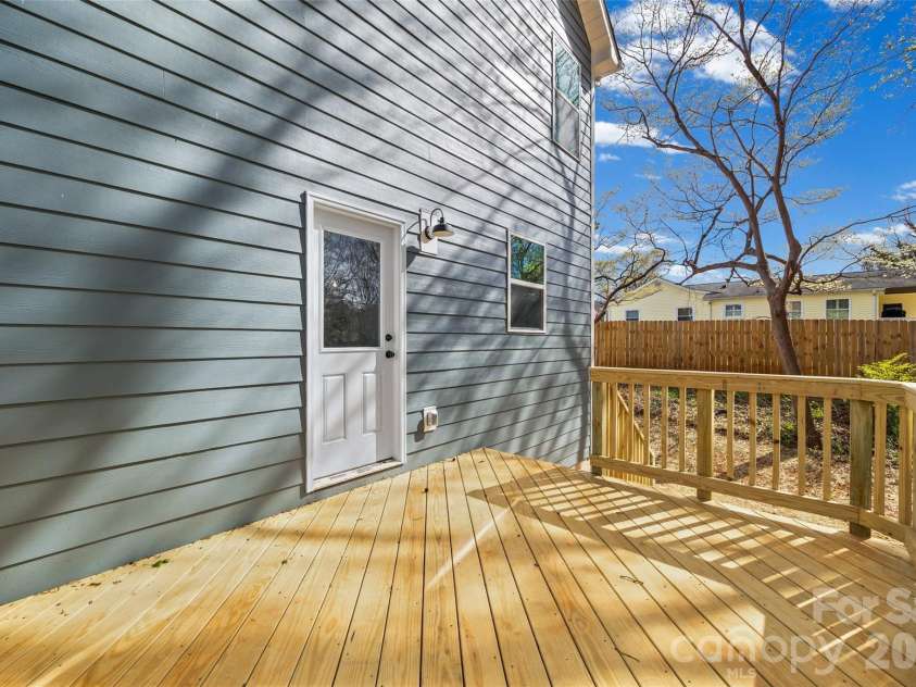 213 Sloan Street, Belmont, NC 28012.  MLS# CAR4354904, YatesRealty ID 6615. 