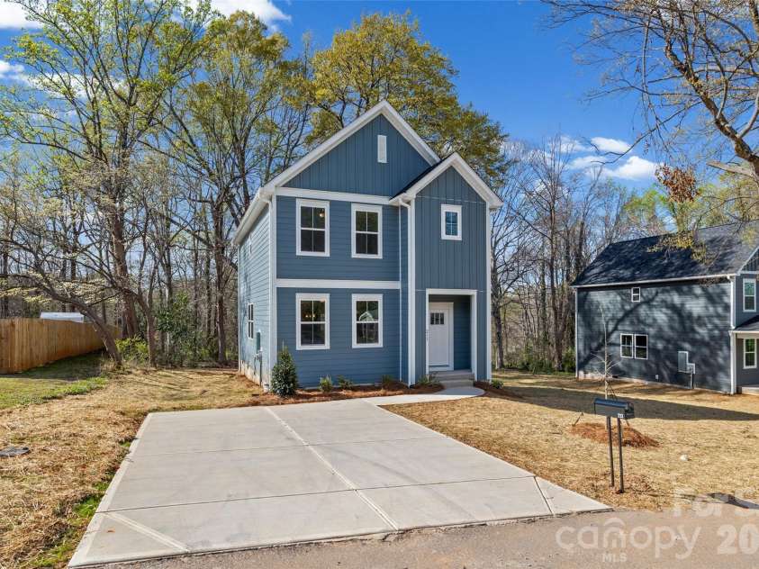 213 Sloan Street, Belmont, NC 28012.  MLS# CAR4354904, YatesRealty ID 6615. 