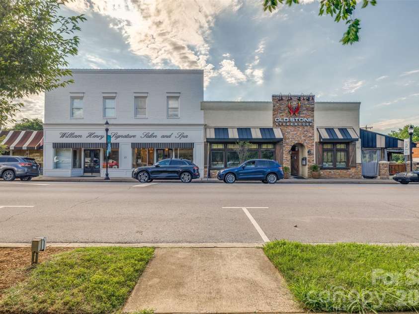 213 Sloan Street, Belmont, NC 28012.  MLS# CAR4354904, YatesRealty ID 6615. 