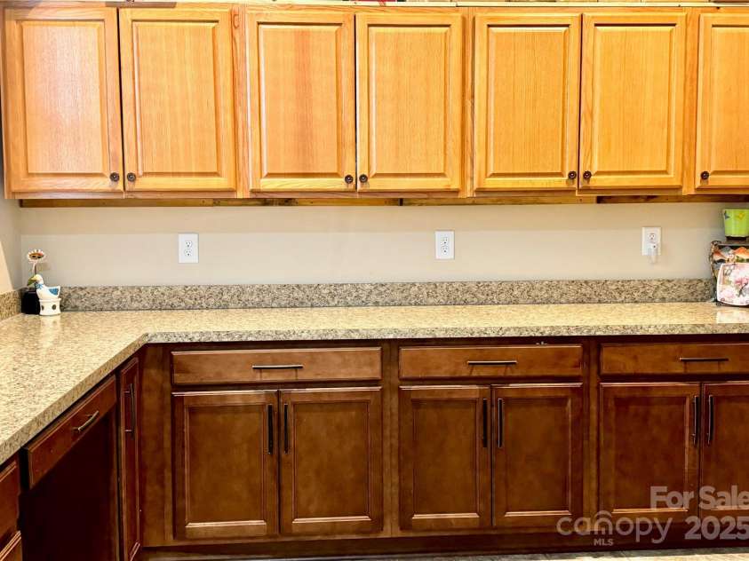 151 Chimney Rock Court, Denver, NC 28037.  MLS# CAR4238113, YatesRealty ID 6616. Extended Laundry room