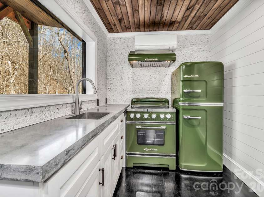 1115 Paint Rock Road, Hot Springs, NC 28743.  MLS# CAR4345094, YatesRealty ID 6617. 