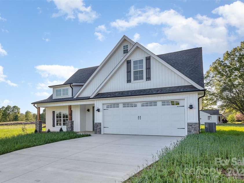 120 Southern Oaks Lane, Salisbury, NC 28147.  MLS# CAR4243946, YatesRealty ID 6617. 