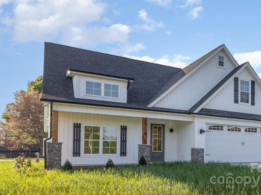 120 Southern Oaks Lane, Salisbury, NC 28147.  MLS# CAR4243946, YatesRealty ID 6617. 