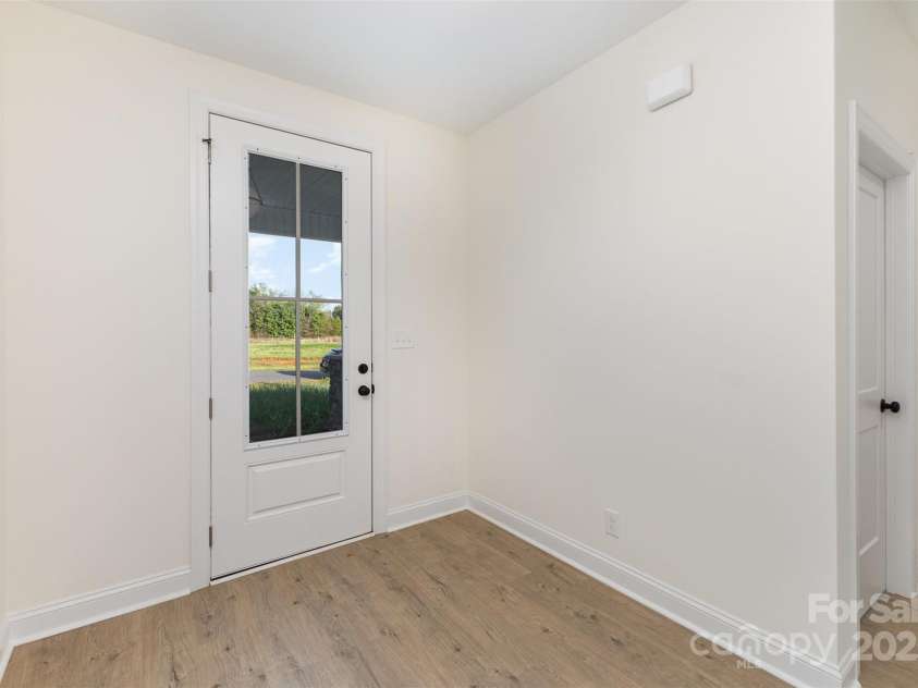 120 Southern Oaks Lane, Salisbury, NC 28147.  MLS# CAR4243946, YatesRealty ID 6617. Front Foyer