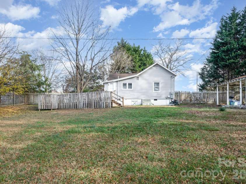 603 Old North Main Street, Clover, SC 29710.  MLS# CAR4320532, YatesRealty ID 6618. 