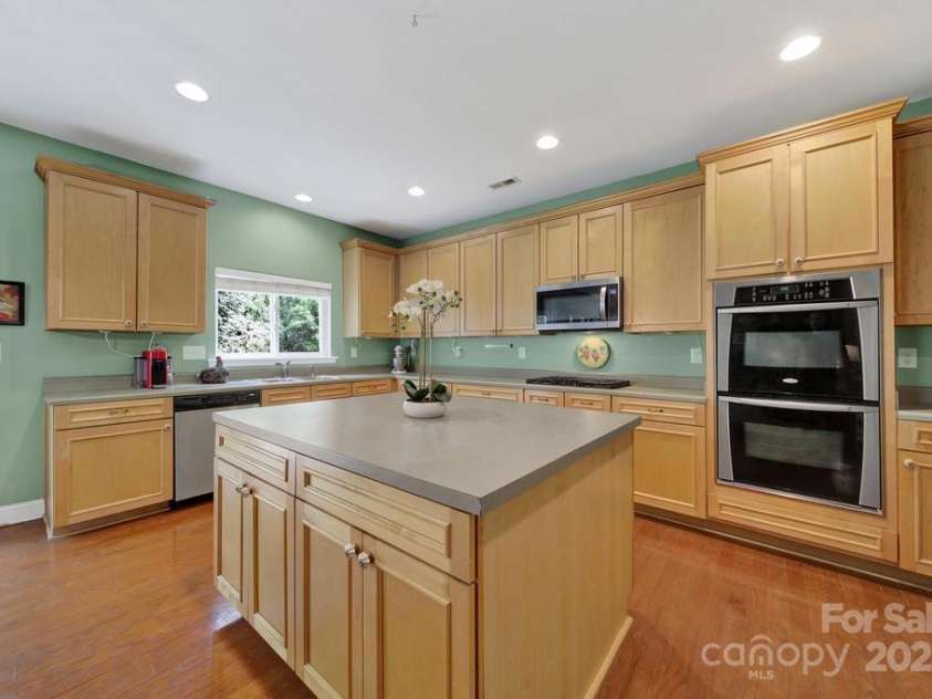 656 Hosta Drive, Fort Mill, SC 29715.  MLS# CAR4248168, YatesRealty ID 6618. 
