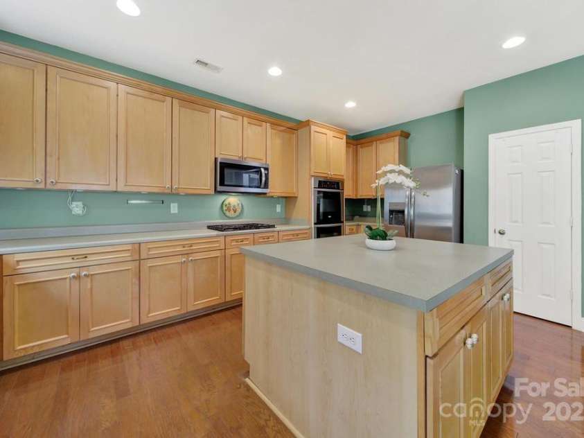 656 Hosta Drive, Fort Mill, SC 29715.  MLS# CAR4248168, YatesRealty ID 6618. 