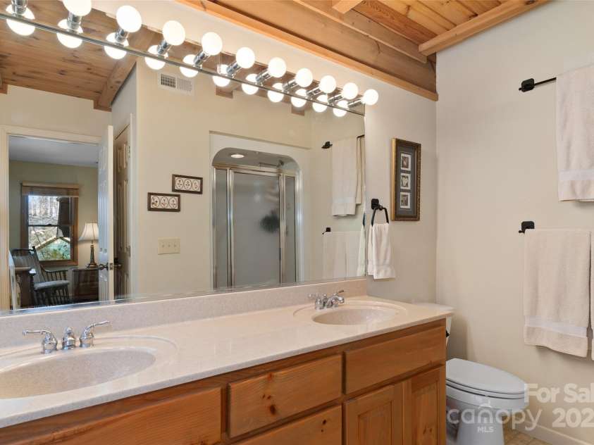 49 Echo Ridge, Maggie Valley, NC 28751.  MLS# CAR4218936, YatesRealty ID 6619. 