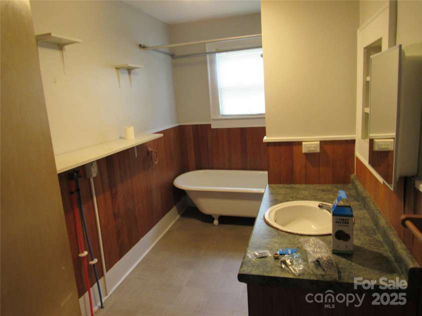 1146 Buffalo Street, Shelby, NC 28150.  MLS# CAR4276309, YatesRealty ID 662. 